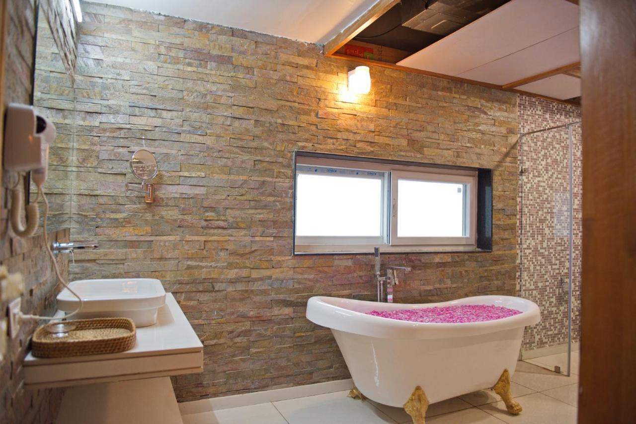 Wild Rose Resort & Spa Pushkar Dış mekan fotoğraf